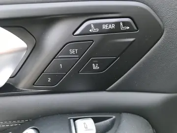 BMW X7 xDrive40d M Sport package Gesture control DAB