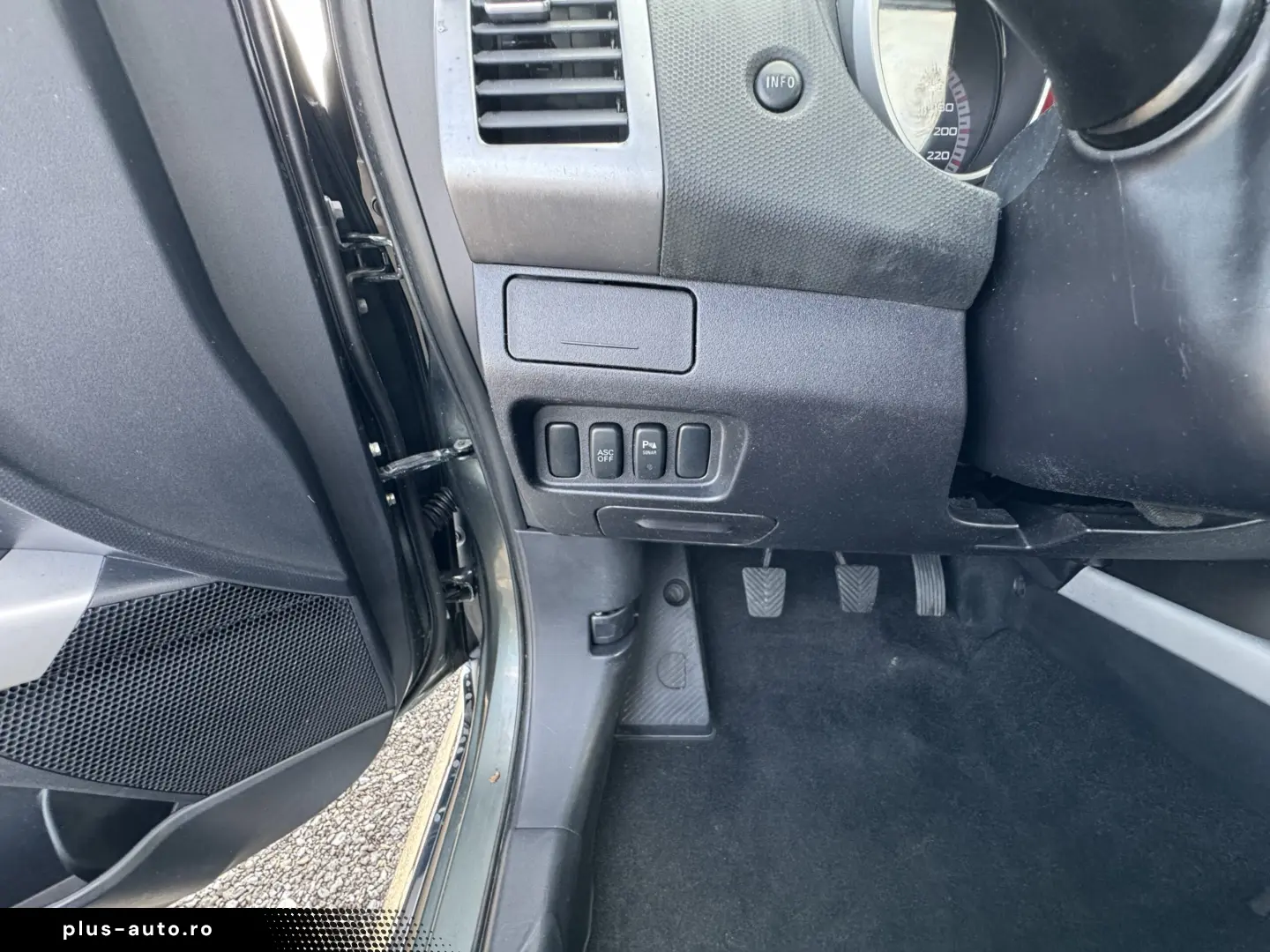 CITROEN C-CROSSER    4X4