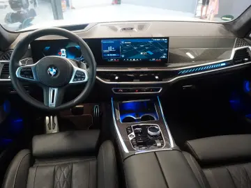 BMW X7 M60 i PANO HUD 360 KAMERA LED B&W CARBON