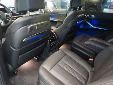 BMW X7 M60 i PANO HUD 360 KAMERA LED B&W CARBON