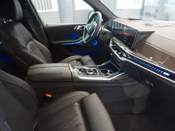 BMW X7 M60 i PANO HUD 360 KAMERA LED B&W CARBON