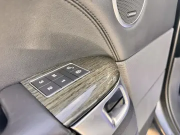 RANGE ROVER SPORT    MERIDIAN SOUND