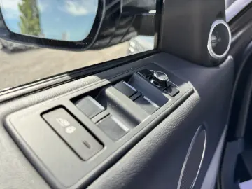 RANGE ROVER SPORT    MERIDIAN SOUND