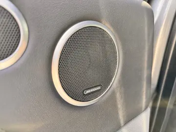 RANGE ROVER SPORT    MERIDIAN SOUND