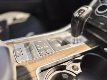 RANGE ROVER SPORT    MERIDIAN SOUND