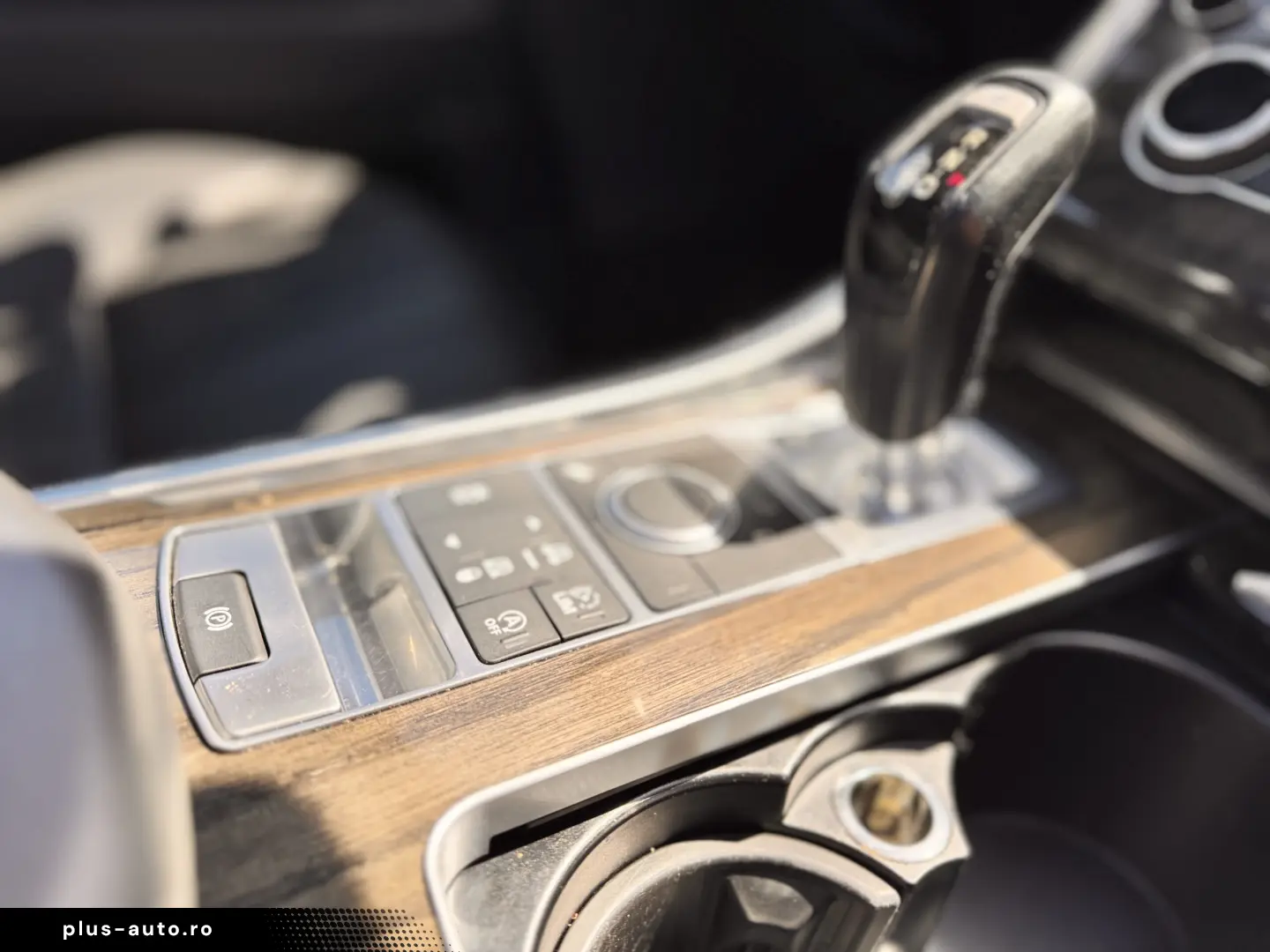 RANGE ROVER SPORT    MERIDIAN SOUND