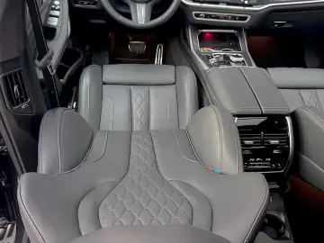 BMW X7 40i Individual Bowers&Wilkins Executive Carb