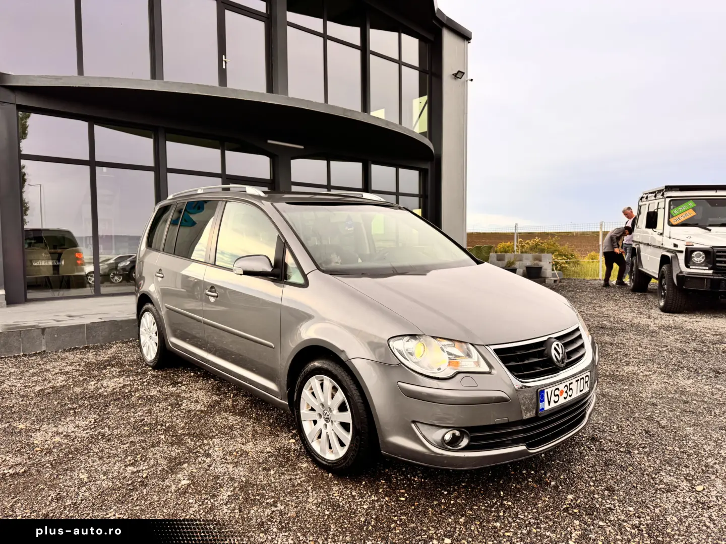 VOLKSWAGEN TOURAN