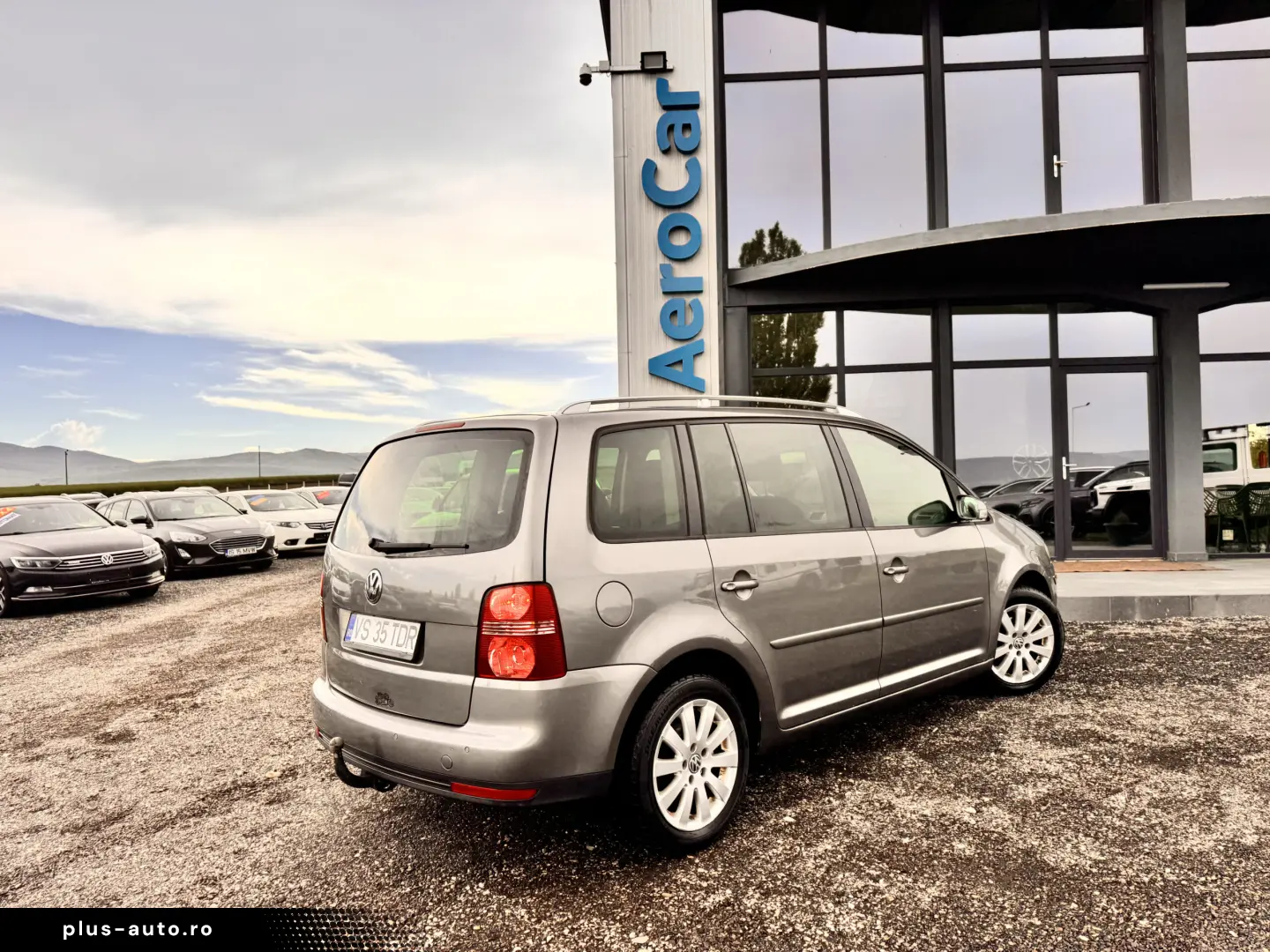 VOLKSWAGEN TOURAN