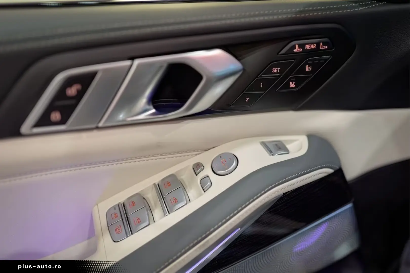 BMW X7 M60i xDrive B&W 23  DAP