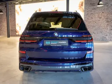 BMW X7 M60i xDrive B&W 23  DAP