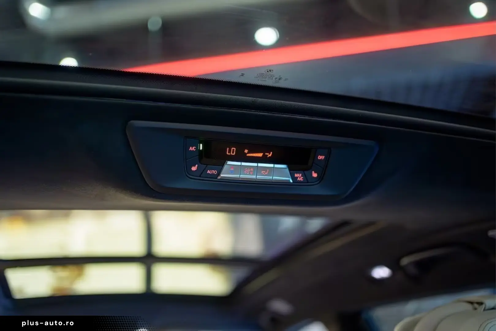 BMW X7 M60i xDrive B&W 23  DAP