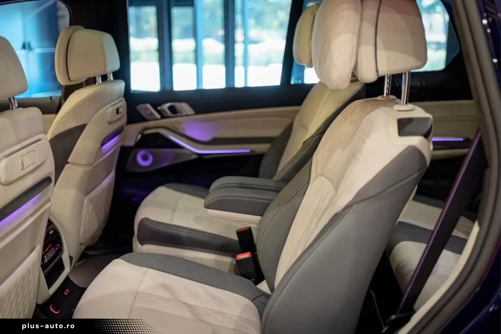 BMW X7 M60i xDrive B&W 23  DAP