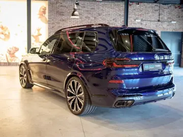 BMW X7 M60i xDrive B&W 23  DAP