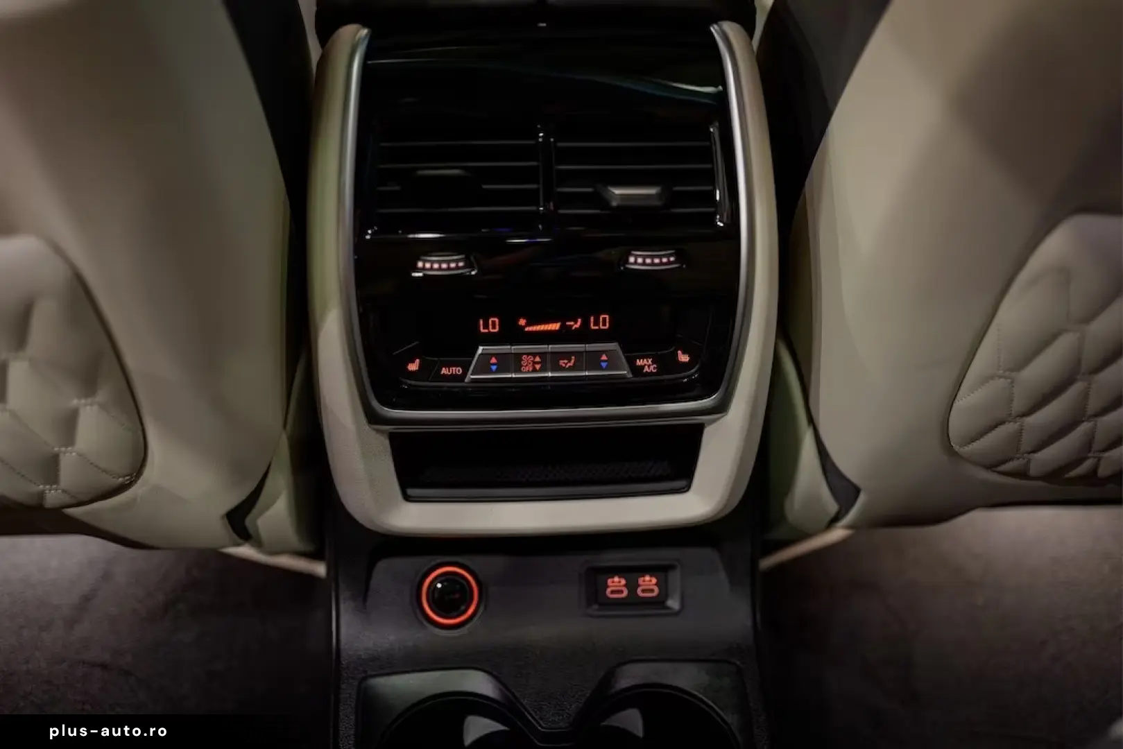 BMW X7 M60i xDrive B&W 23  DAP