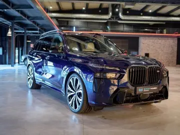 BMW X7 M60i xDrive B&W 23  DAP