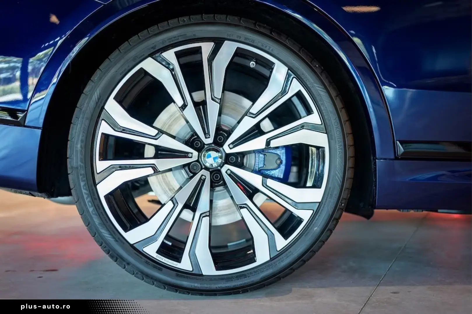 BMW X7 M60i xDrive B&W 23  DAP