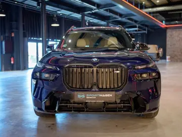 BMW X7 M60i xDrive B&W 23  DAP