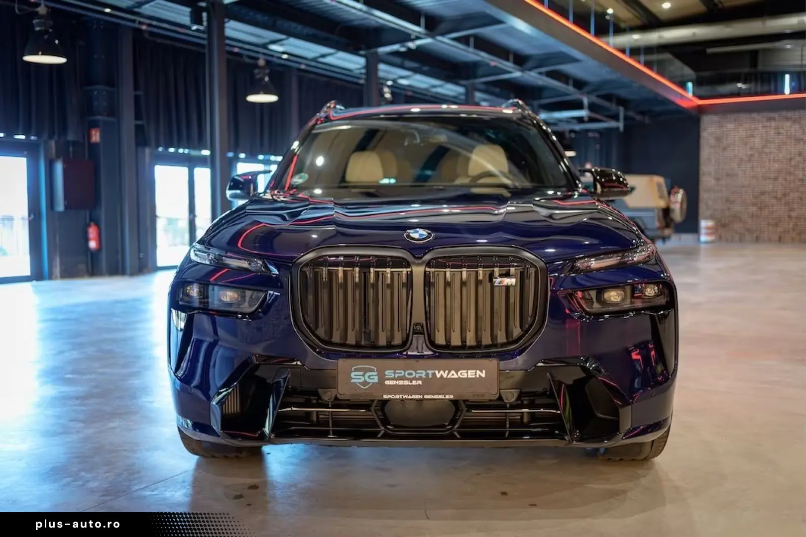 BMW X7 M60i xDrive B&W 23  DAP