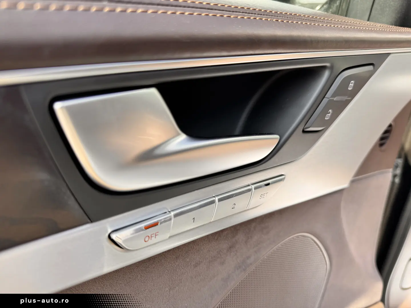 AUDI A8 QUATTRO    INTERIOR DESIGN SELECTION