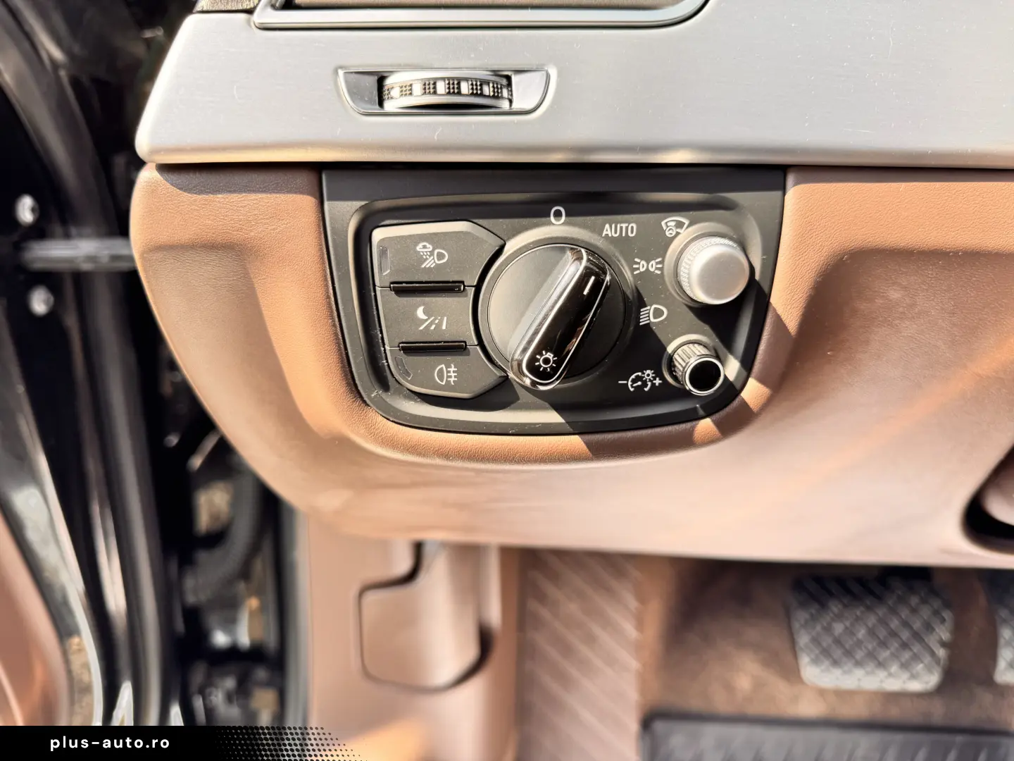 AUDI A8 QUATTRO    INTERIOR DESIGN SELECTION