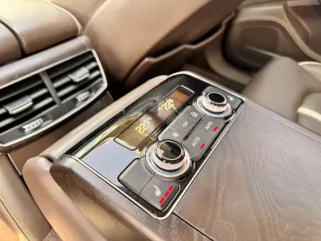 AUDI A8 QUATTRO    INTERIOR DESIGN SELECTION