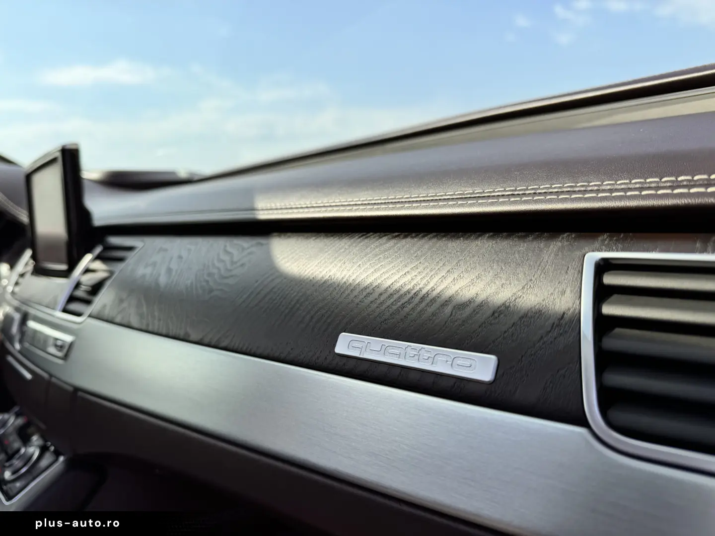 AUDI A8 QUATTRO    INTERIOR DESIGN SELECTION