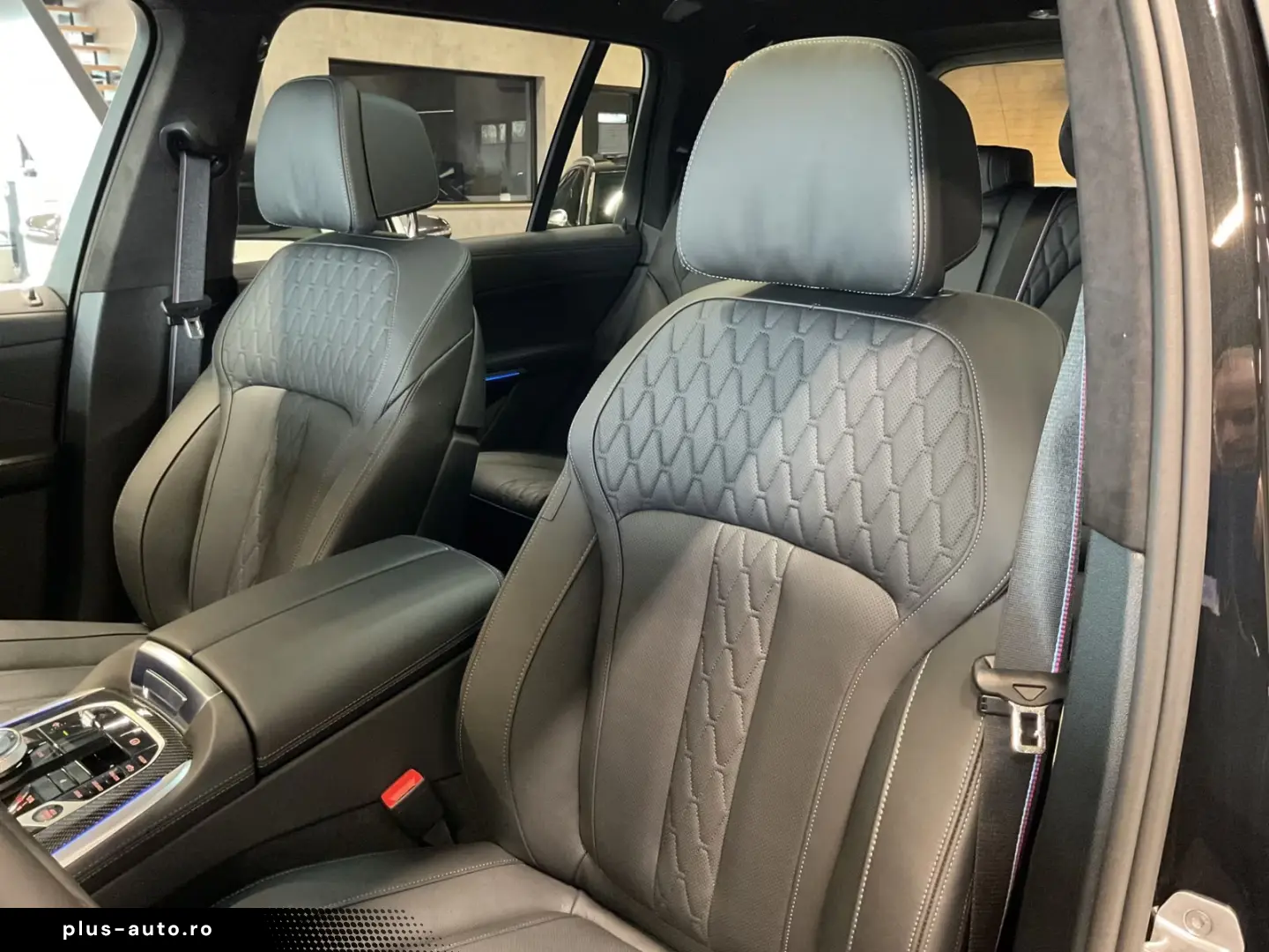 BMW X7 M60i AHK B&W Massage Sky Lounge Standh. 360