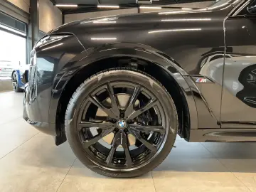 BMW X7 M60i AHK B&W Massage Sky Lounge Standh. 360