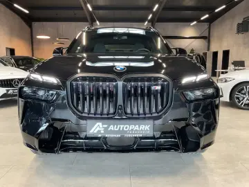 BMW X7 M60i AHK B&W Massage Sky Lounge Standh. 360