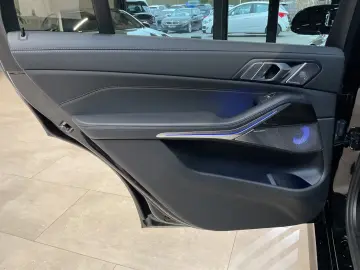 BMW X7 M60i AHK B&W Massage Sky Lounge Standh. 360