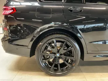 BMW X7 M60i AHK B&W Massage Sky Lounge Standh. 360