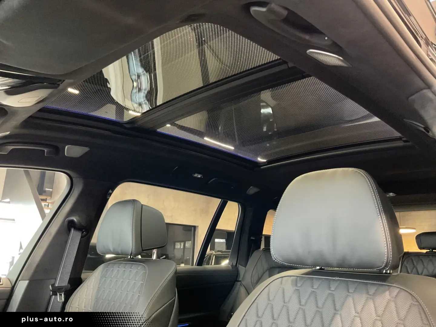 BMW X7 M60i AHK B&W Massage Sky Lounge Standh. 360