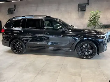 BMW X7 M60i AHK B&W Massage Sky Lounge Standh. 360