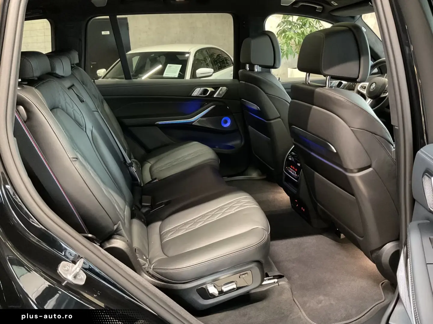 BMW X7 M60i AHK B&W Massage Sky Lounge Standh. 360