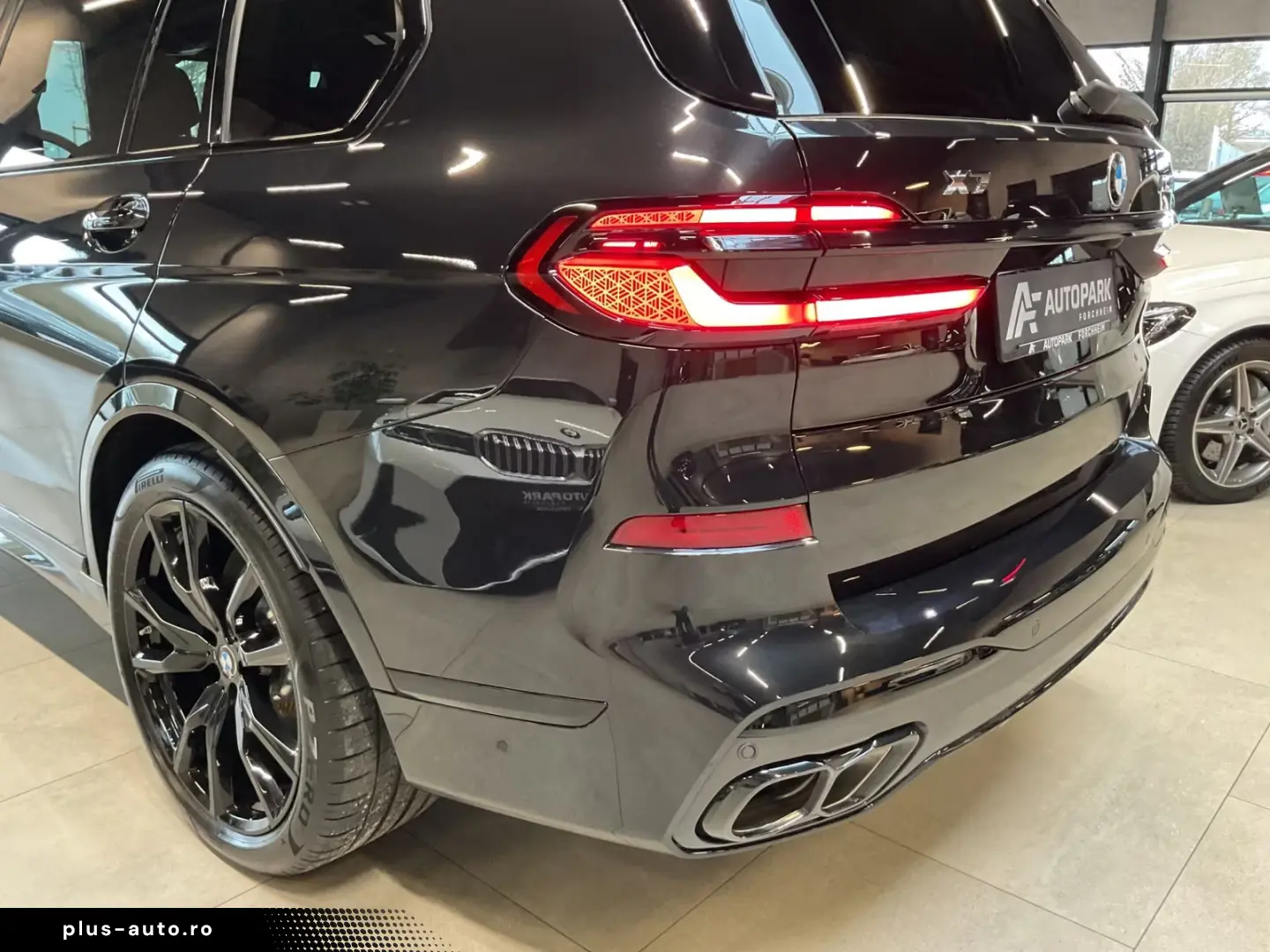 BMW X7 M60i AHK B&W Massage Sky Lounge Standh. 360