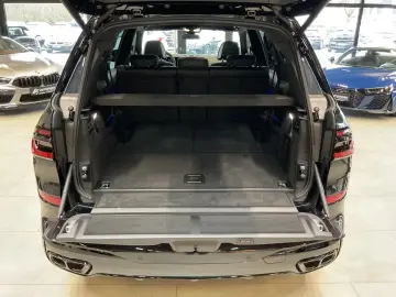 BMW X7 M60i AHK B&W Massage Sky Lounge Standh. 360