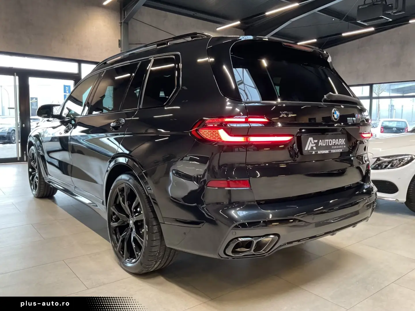 BMW X7 M60i AHK B&W Massage Sky Lounge Standh. 360
