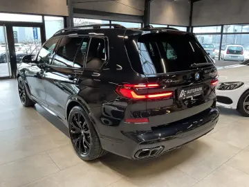 BMW X7 M60i AHK B&W Massage Sky Lounge Standh. 360