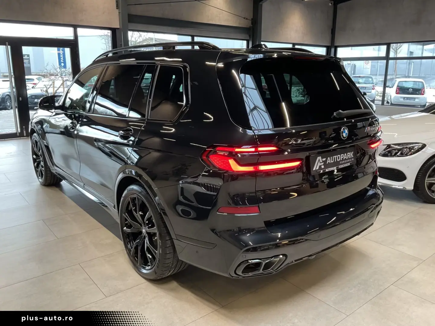 BMW X7 M60i AHK B&W Massage Sky Lounge Standh. 360