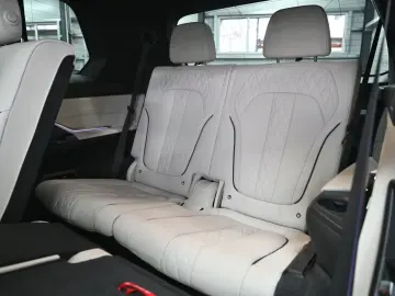BMW X7 M60i M-Sport Pro INTEGRAL MASSAGE SKY B&W 23'