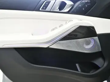 BMW X7 M60i M-Sport Pro INTEGRAL MASSAGE SKY B&W 23'