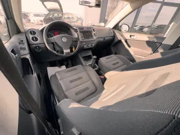 VOLKSWAGEN TIGUAN  4MOTION