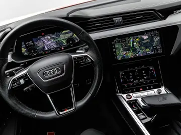 Audi SQ8 e-tron