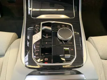 BMW X5 xDrive50e M Sport AHK Pano 21 LMR Head-Up