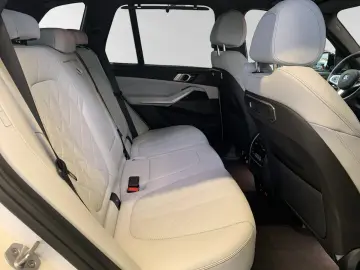 BMW X5 xDrive50e M Sport AHK Pano 21 LMR Head-Up