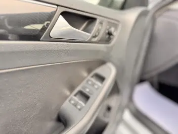 VOLKSWAGEN JETTA  2.0 TDI