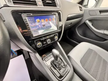 VOLKSWAGEN JETTA  2.0 TDI