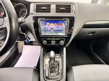 VOLKSWAGEN JETTA  2.0 TDI