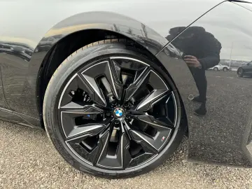 BMW 760e xDrive PLUG-IN HYBRID